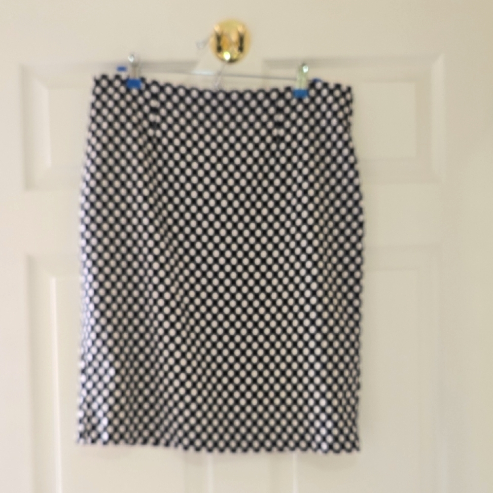 Chico's Sz 2 Black and White Polka Dot Pencil Skirt